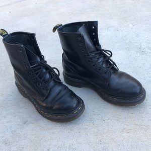1460 Dr. Martens (smooth black, women’s size 7 )